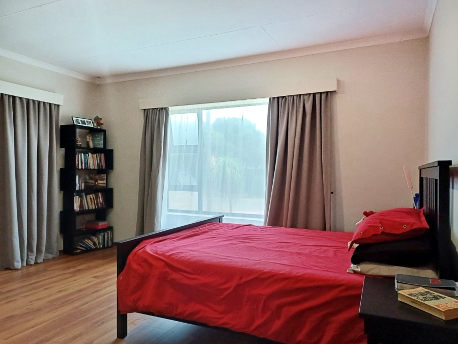 4 Bedroom Property for Sale in Reebok Western Cape
